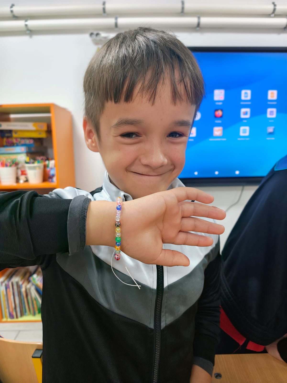 Terapie educațională – Atelier de brățări handmade