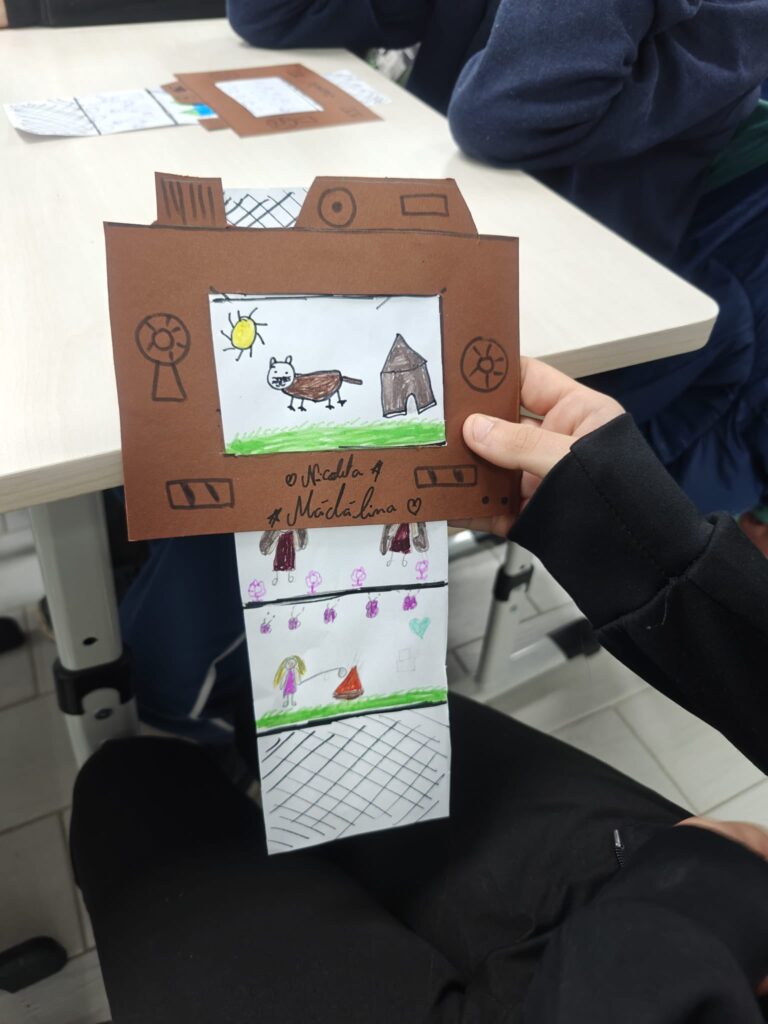 un produs realizat de elev