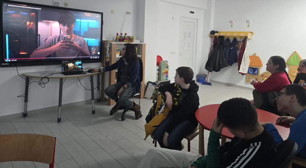 Elevi atenți la tablă