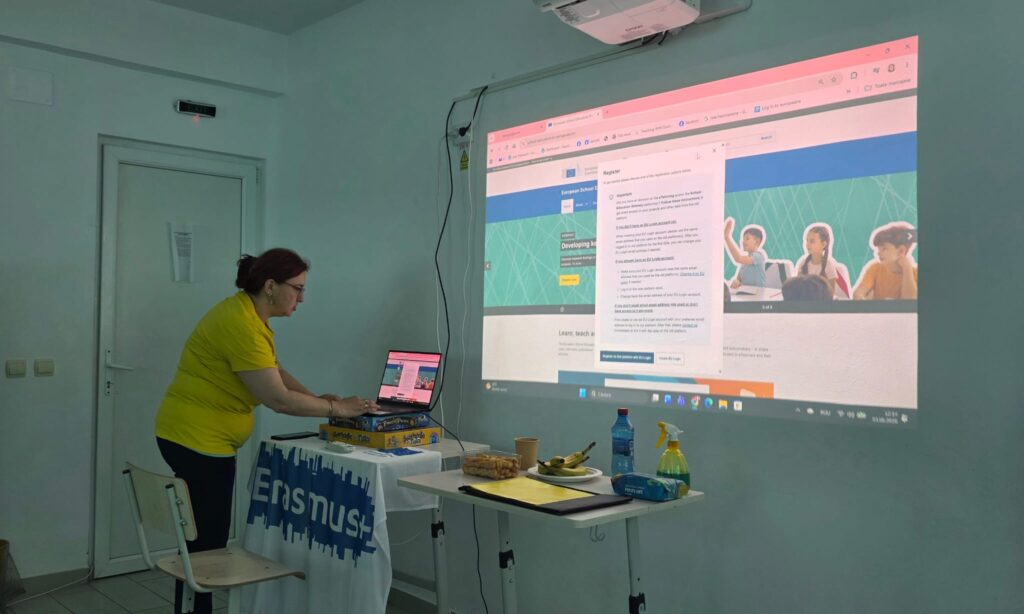 etwinning ambassador presenting to class