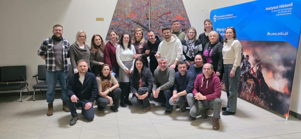 poză de grup cu toți participanții de la activitate