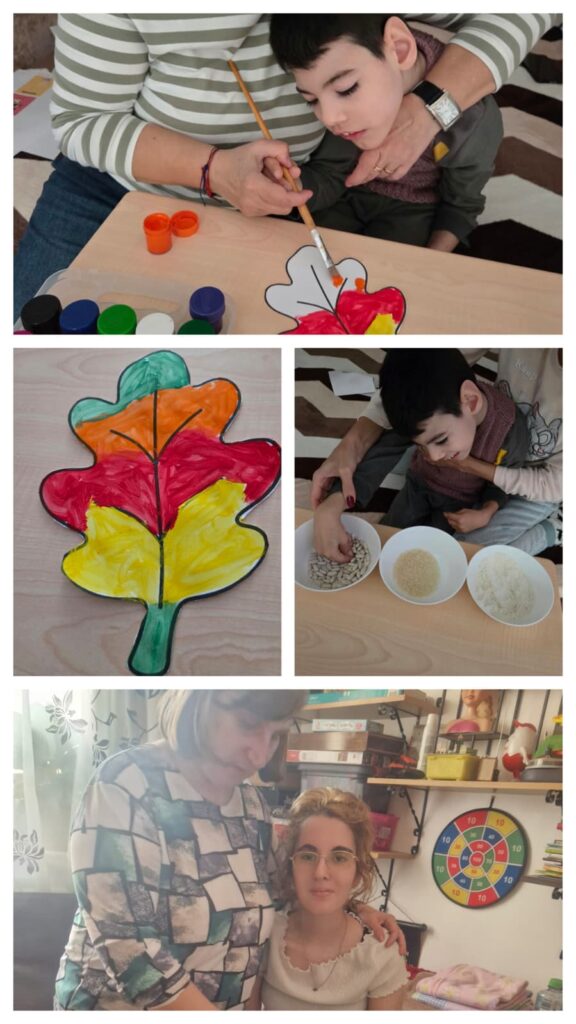 Colaj de la un atelier de toamnă: un elev pictează cu pensula o frunză de stejar ajutat de un cadru didactic, frunza colorată în roșu, portocaliu și galben, o activitate senzorială cu boluri de semințe și orez, profesoara și eleva zâmbind în sala de clasă.